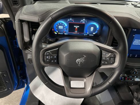 Used 2025 Ford Bronco Badlands image 17