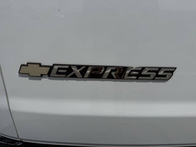 Used 2022 Chevrolet Express 2500 w/ Driver Convenience Package RWD image 18