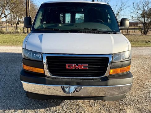 Used 2019 GMC Savana 2500 w/ Driver Convenience Package image 9