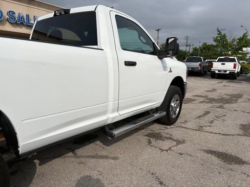 Used 2024 RAM 3500 Tradesman w/ Chrome Appearance Group AWD/4WD image 10