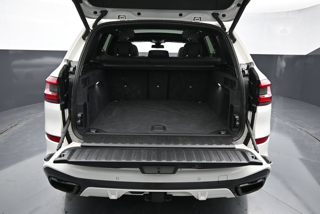 Used 2021 BMW X5 M50i AWD/4WD image 11