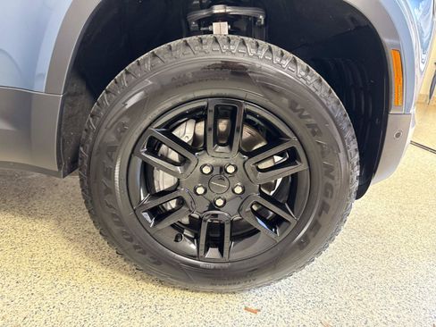 Used 2026 Land Rover Defender 110 S AWD/4WD image 9