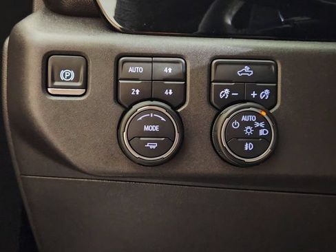 Used 2024 Chevrolet Silverado 1500 LT Trail Boss w/ Convenience Package II AWD/4WD image 22