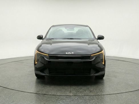 Used 2025 Kia K4 FWD image 2