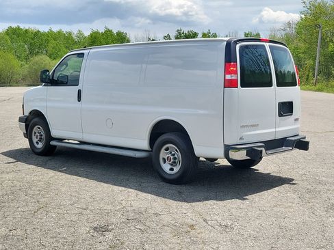 Used 2024 GMC Savana 2500 w/ Driver Convenience Package RWD image 7
