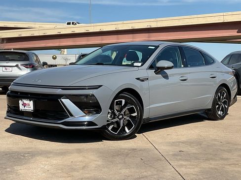 Used 2025 Hyundai Sonata SEL image 2