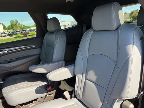 Used 2024 Buick Enclave Premium AWD/4WD image 47