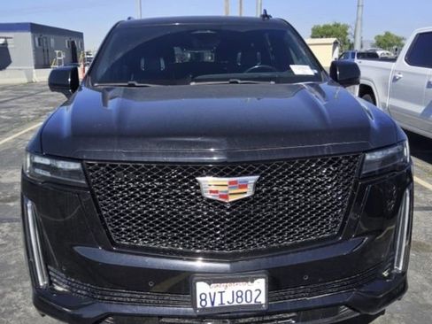 Used 2021 Cadillac Escalade ESV Sport w/ Driver Assist Tech Package AWD/4WD image 2