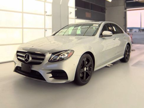 Used 2017 Mercedes-Benz E 300 4MATIC w/ Premium 1 Package image 1