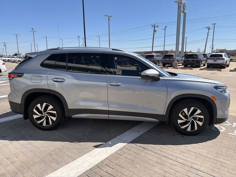 Certified 2025 Volkswagen Tiguan S image 4