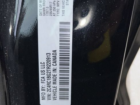 Used 2026 Chrysler Pacifica Select FWD image 5