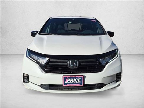 Used 2024 Honda Odyssey Sport image 2