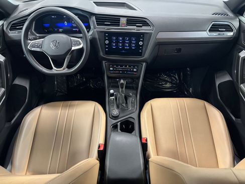 Used 2023 Volkswagen Tiguan SE AWD/4WD image 14