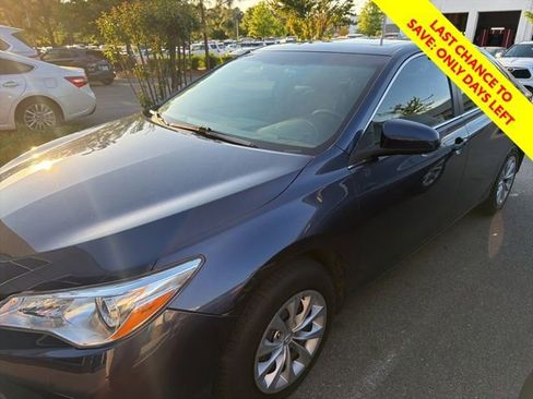Used 2016 Toyota Camry LE w/ Moonroof Package FWD image 4