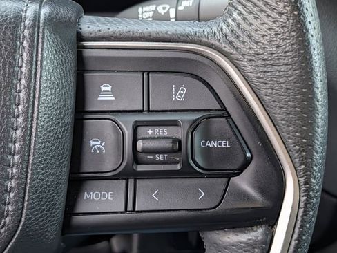 Used 2025 Toyota Tundra Limited AWD/4WD image 20