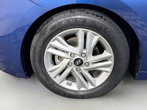 Used 2020 Hyundai Elantra Value Edition FWD image 38