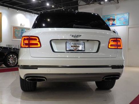 Used 2018 Bentley Bentayga AWD/4WD image 6