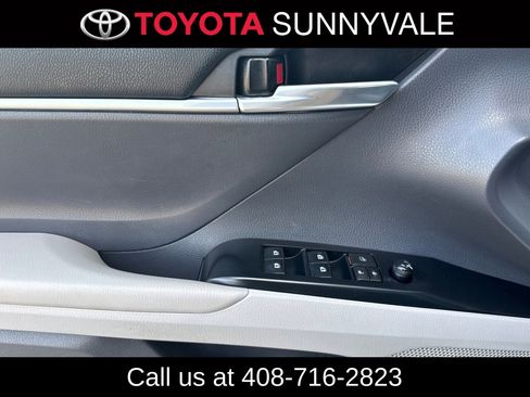 Used 2019 Toyota Camry SE FWD image 17