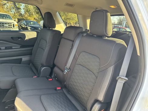 Used 2024 Nissan Pathfinder SV image 24