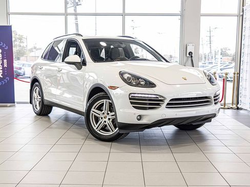 Used 2014 Porsche Cayenne Platinum Edition image 6