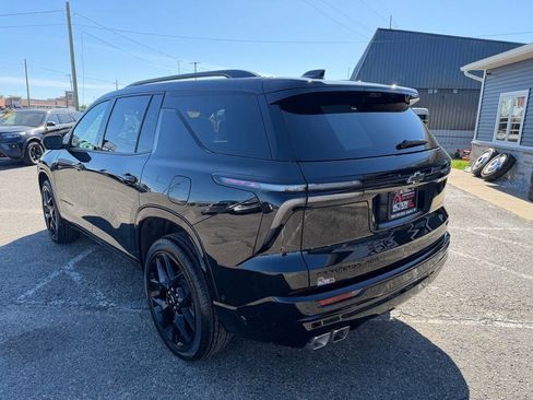 Used 2026 Chevrolet Traverse RS w/ LPO, Floor Liner Package AWD/4WD image 3
