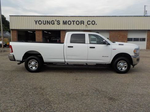 Used 2022 RAM 2500 Tradesman w/ Chrome Appearance Group AWD/4WD image 7