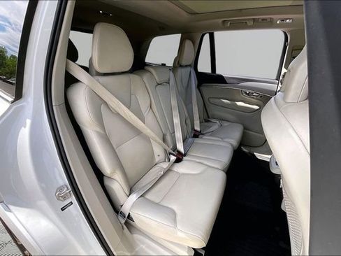 Used 2021 Volvo XC90 T5 Momentum w/ Advanced Package image 17
