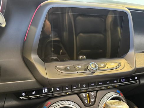 Used 2017 Chevrolet Camaro LT RWD image 24