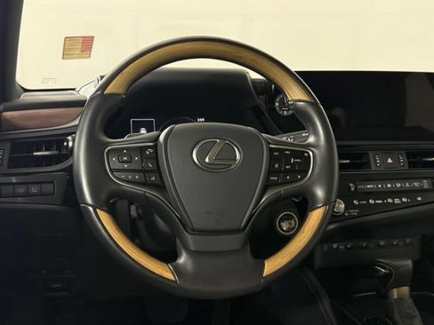 Used 2025 Lexus ES 300h w/ Technology Package FWD image 25