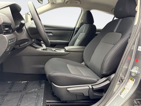 Used 2024 Nissan Sentra SV FWD image 11