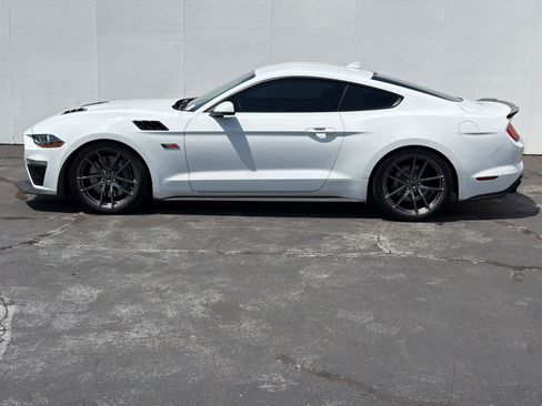 Used 2022 Ford Mustang GT Premium w/ GT Performance Package RWD image 2