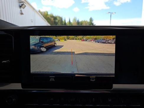 Used 2024 Chevrolet Silverado 1500 LT AWD/4WD image 13