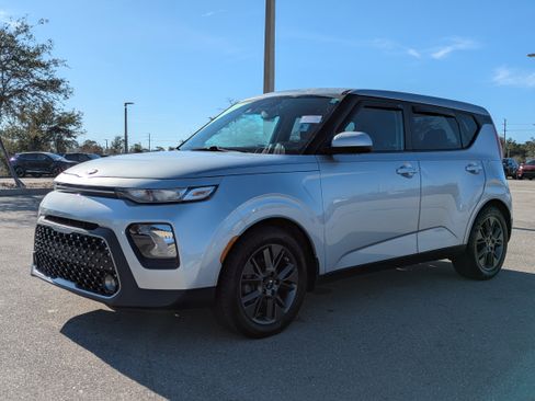 Used 2021 Kia Soul EX image 9