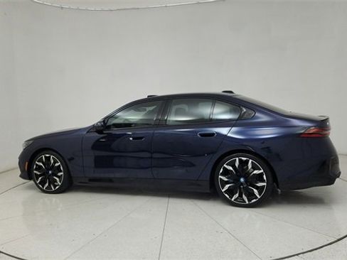Used 2025 BMW i5 eDrive40i w/ M Sport Package image 65
