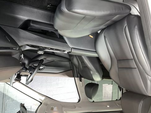 Used 2023 Nissan Rogue SV w/ SV Premium B Package image 12