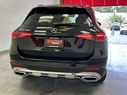 Used 2025 Mercedes-Benz GLC 300 image 4