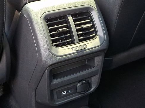 Used 2024 Volkswagen Tiguan SE R-Line AWD/4WD image 19