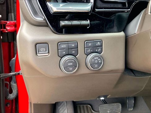 Certified 2023 Chevrolet Silverado 1500 LTZ w/ Technology Package AWD/4WD image 33