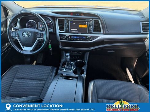 Used 2019 Toyota Highlander Plus w/ Carpet Mat Package (TMS) AWD/4WD image 13