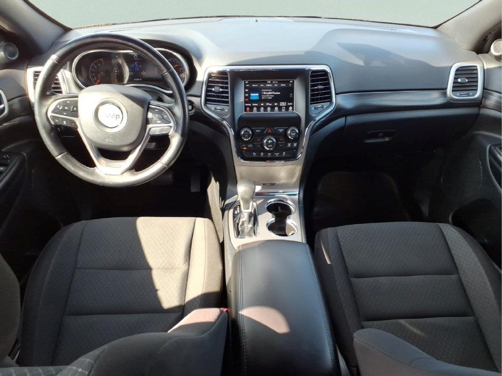 Used 2021 Jeep Grand Cherokee Laredo AWD/4WD image 17