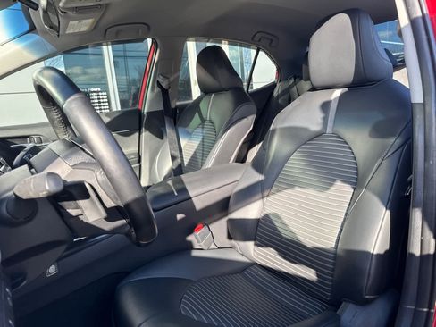 Used 2020 Toyota Camry SE image 13