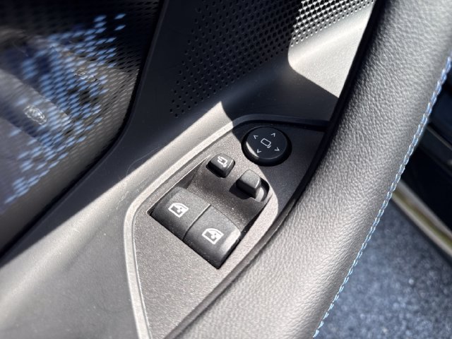 Used 2025 BMW M2 w/ Lighting Package RWD image 19
