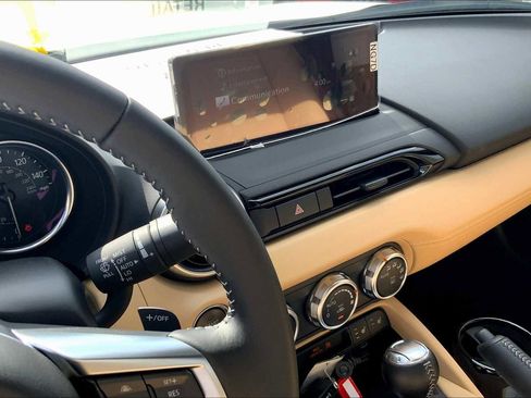 Used 2025 MAZDA MX-5 Miata RF Grand Touring RWD image 6