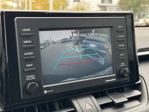 Used 2020 Toyota RAV4 LE image 40