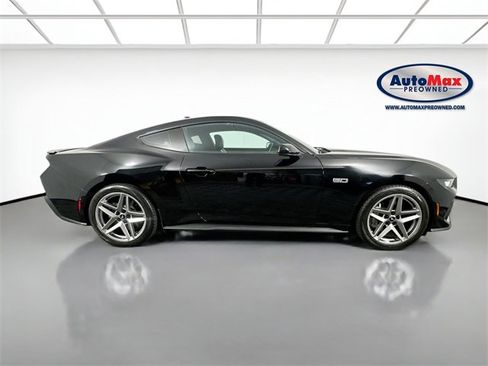 Used 2024 Ford Mustang GT Premium image 9