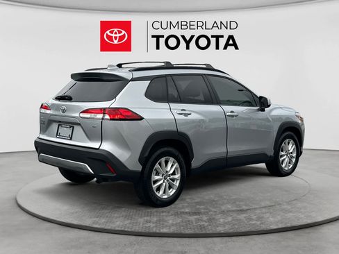 Used 2024 Toyota Corolla Cross LE FWD image 5
