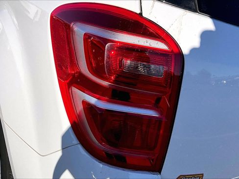 Used 2017 Chevrolet Equinox LS image 26