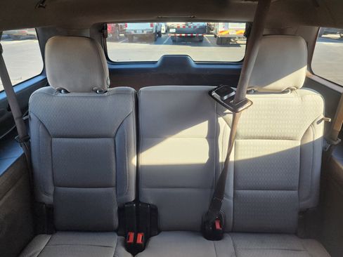 Used 2021 Chevrolet Suburban LS image 17