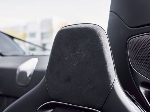 Used 2025 McLaren Artura Spider image 44