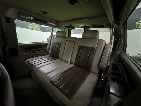 Used 2014 GMC Savana 1500 RWD image 28